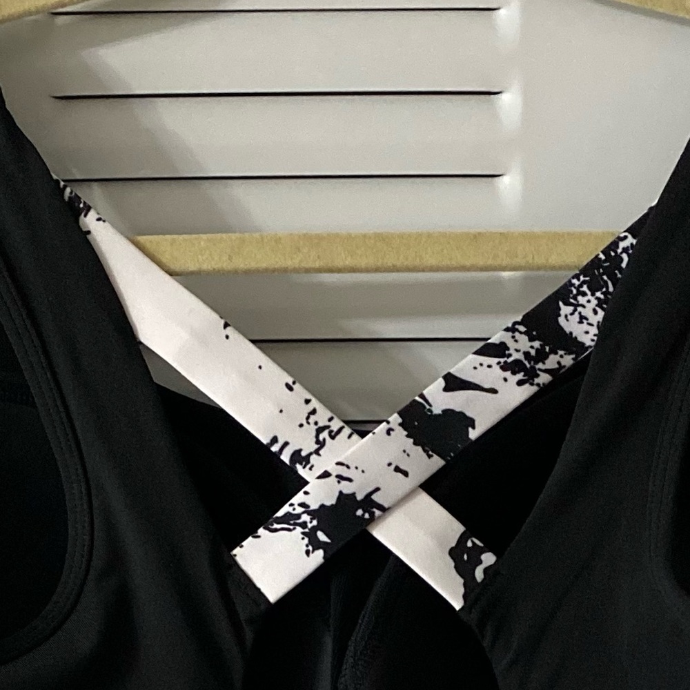 Yvette Bra, Sports Bra, Sz 40D, Geometric, Cut out, Crisscross, Timeless, NWOT - Picture 11 of 13